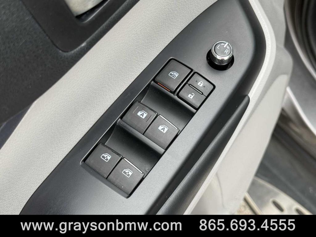 used 2019 Toyota Highlander car, priced at $26,364