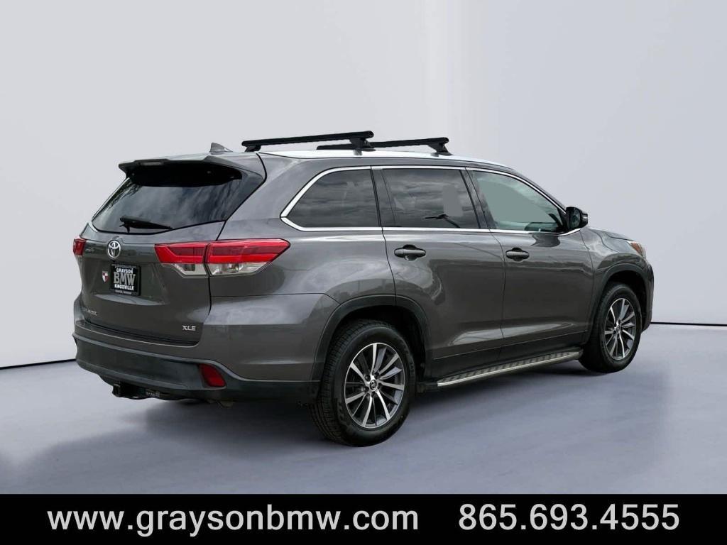 used 2019 Toyota Highlander car, priced at $26,364
