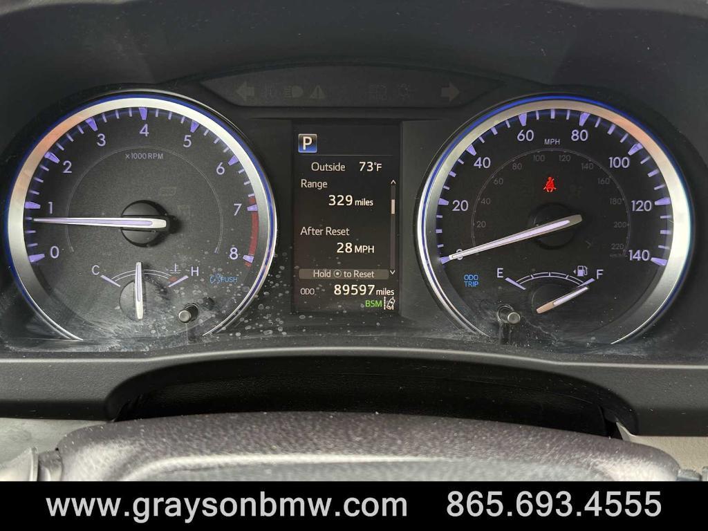 used 2019 Toyota Highlander car, priced at $26,364