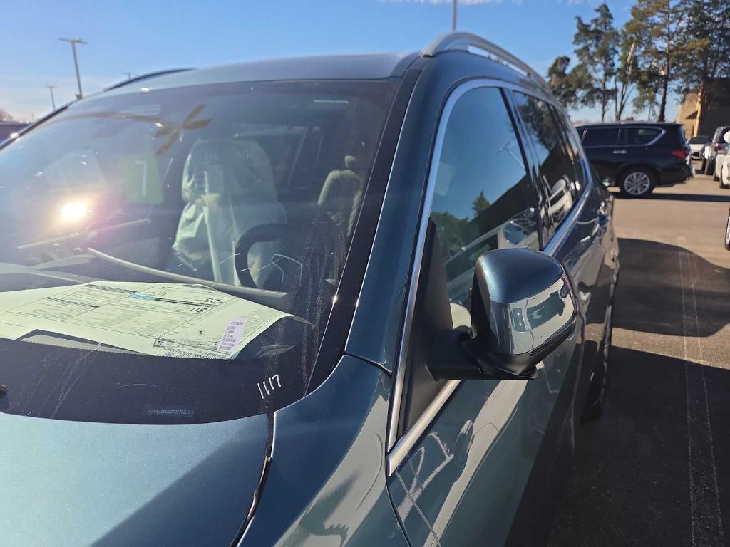 new 2026 BMW X7 car, priced at $96,525