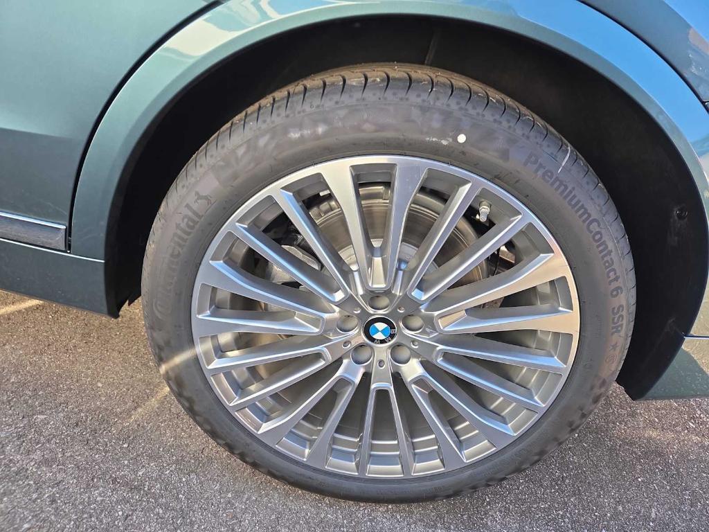 new 2026 BMW X7 car, priced at $96,525