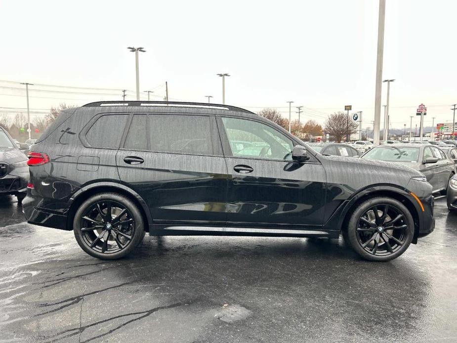 new 2025 BMW X7 car, priced at $99,095