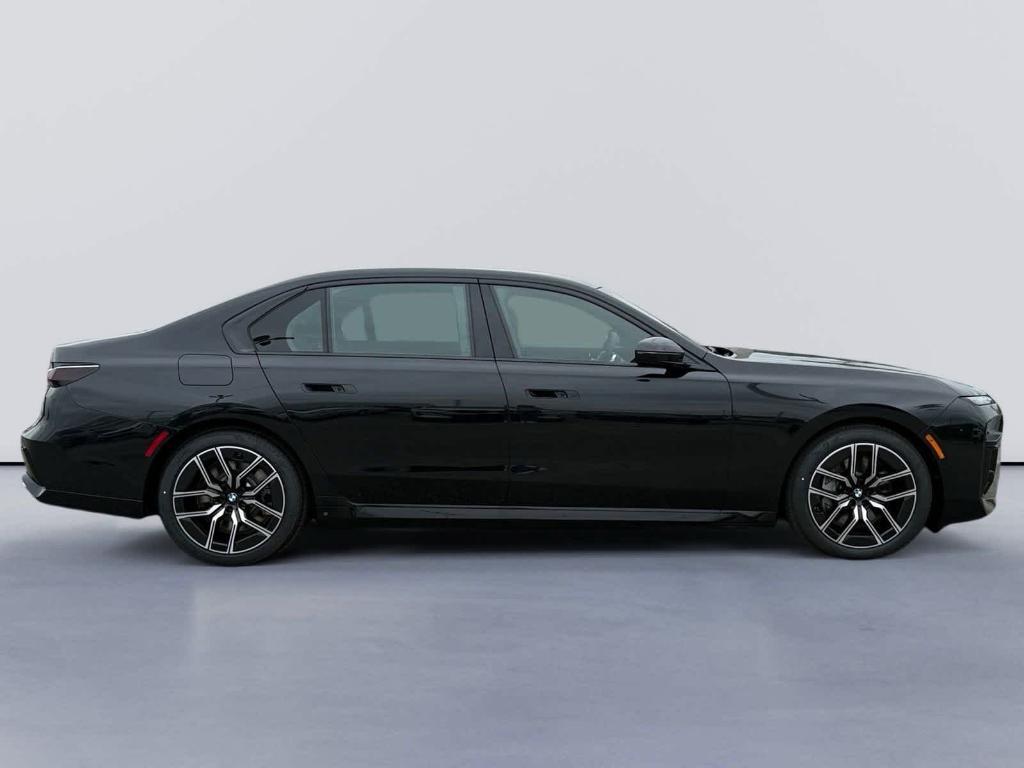 new 2025 BMW 760 car, priced at $133,485