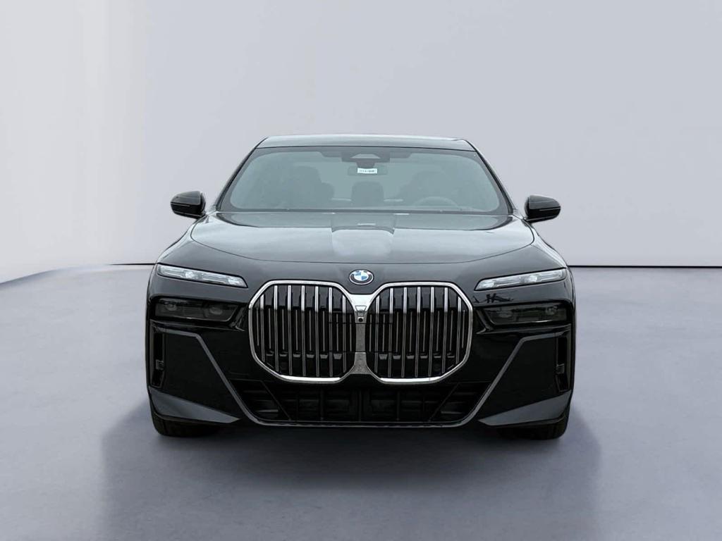 new 2025 BMW 760 car, priced at $133,485