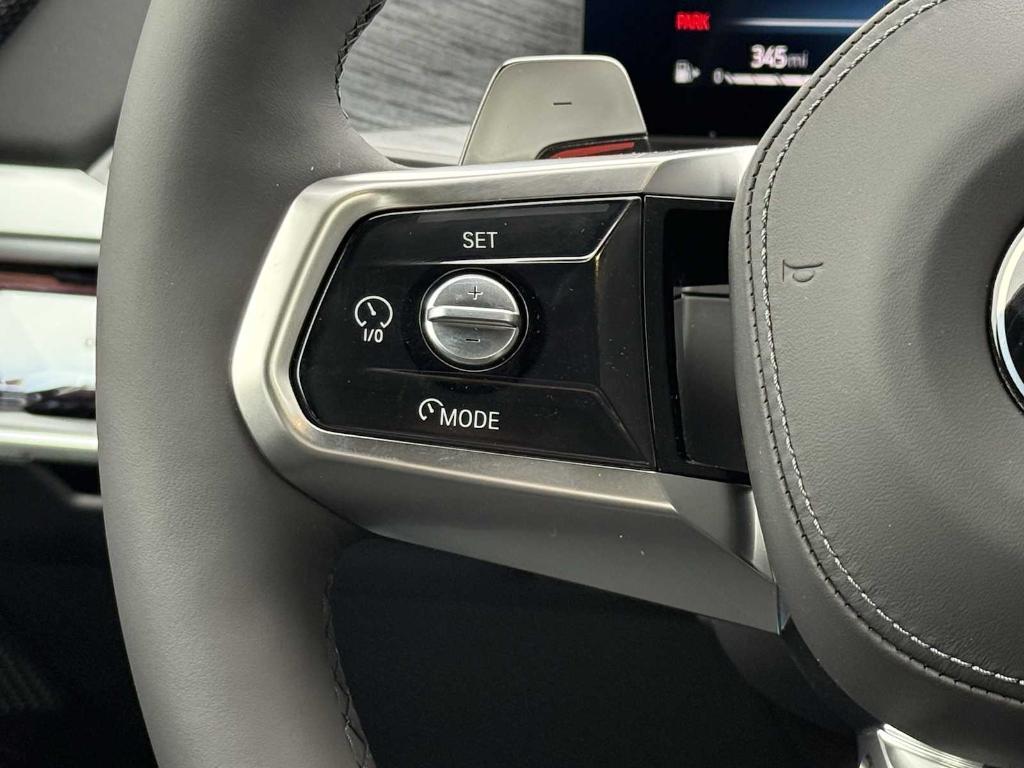 new 2025 BMW 760 car, priced at $133,485