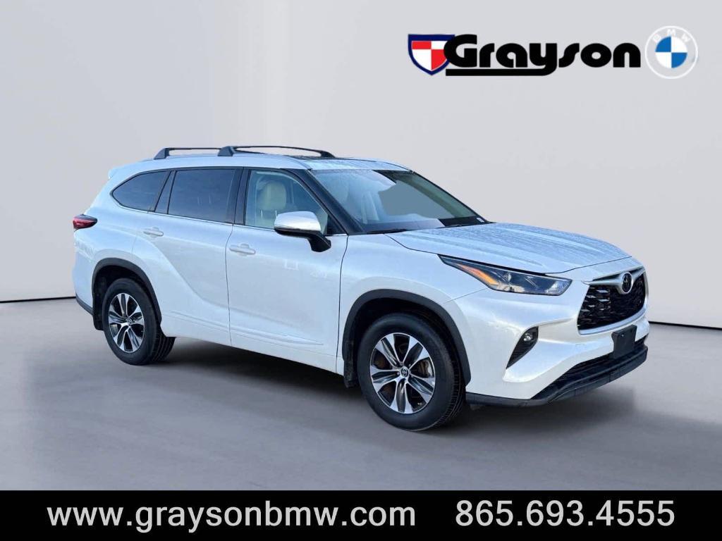 used 2022 Toyota Highlander car, priced at $38,823