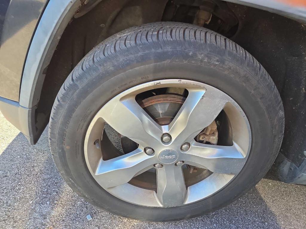 used 2011 Jeep Grand Cherokee car, priced at $9,000