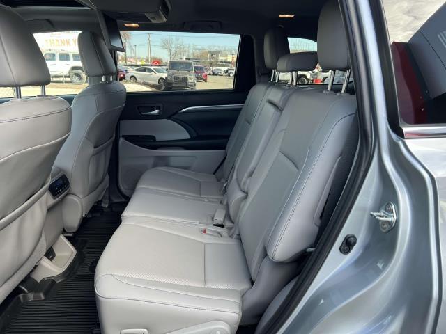 used 2019 Toyota Highlander car, priced at $28,955