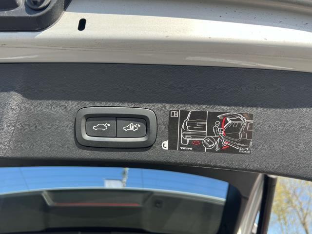 used 2020 Volvo XC40 car, priced at $19,965