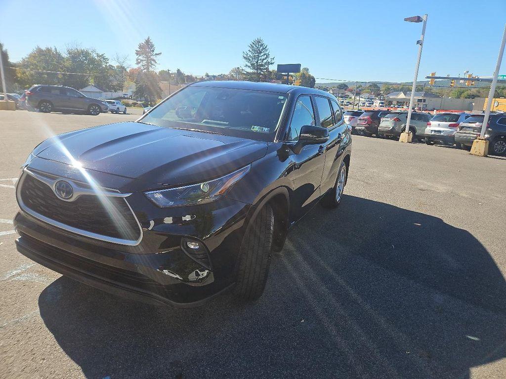 used 2023 Toyota Highlander Hybrid car, priced at $33,500