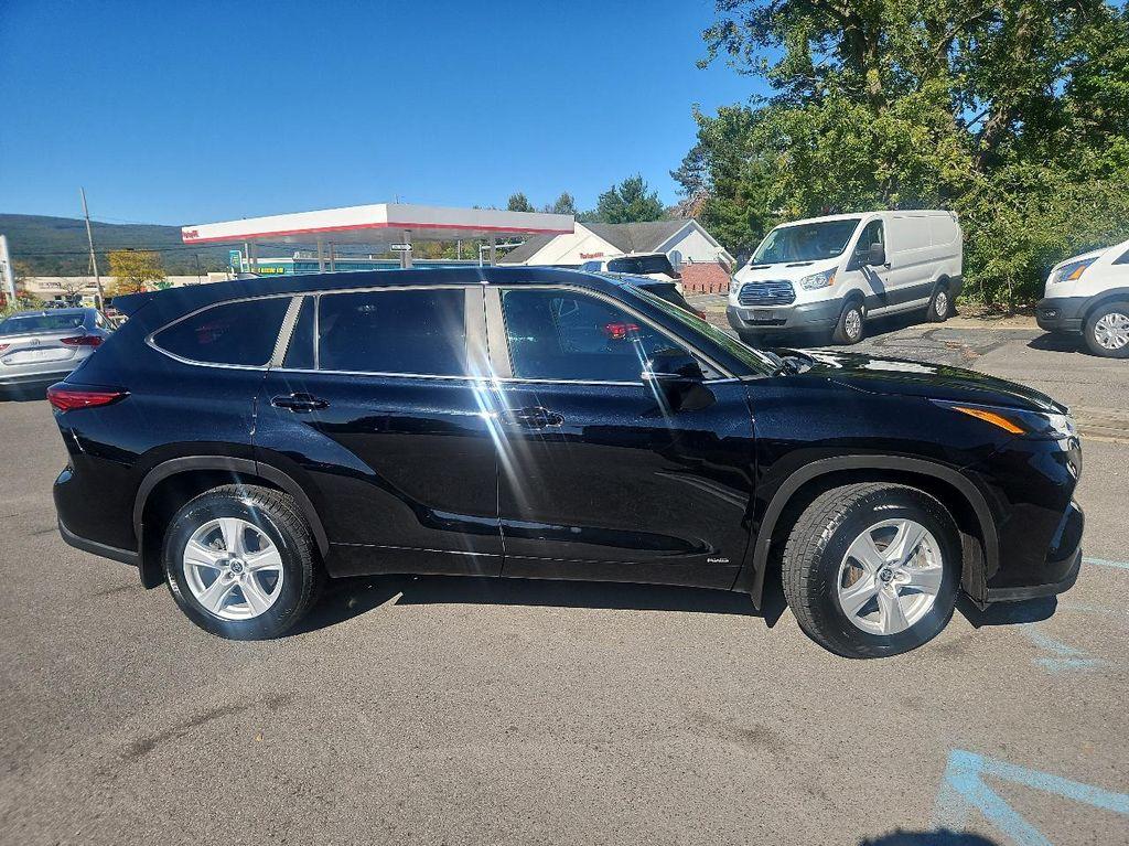 used 2023 Toyota Highlander Hybrid car, priced at $33,500