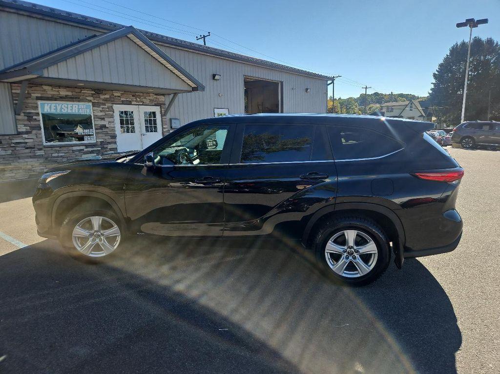 used 2023 Toyota Highlander Hybrid car, priced at $33,500