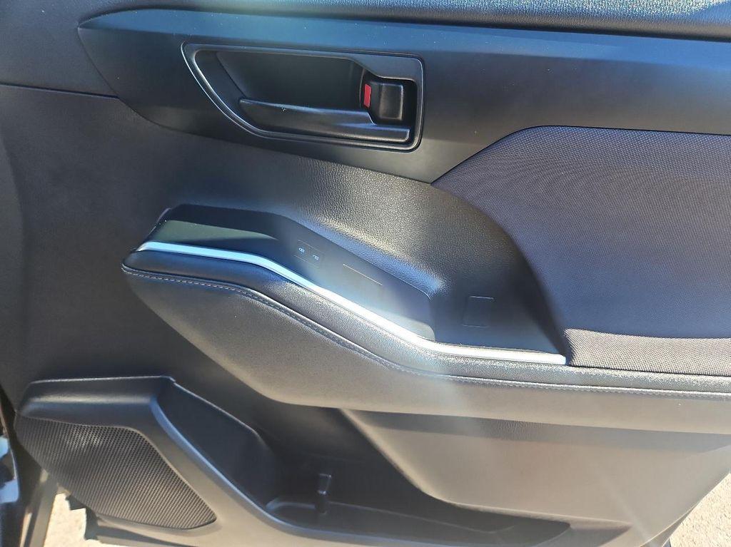 used 2023 Toyota Highlander Hybrid car, priced at $33,500