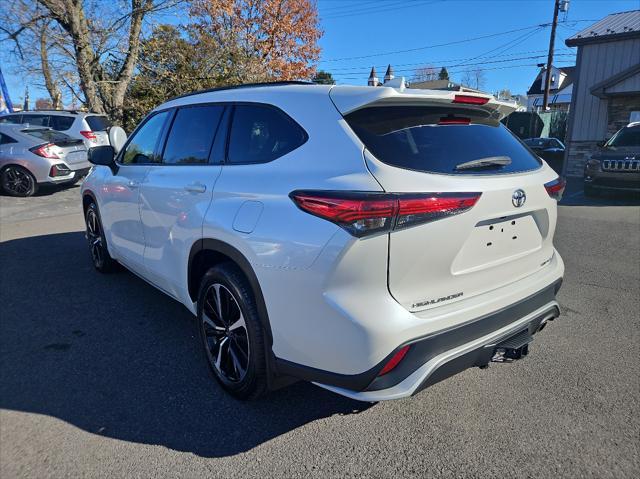 used 2021 Toyota Highlander car, priced at $34,995