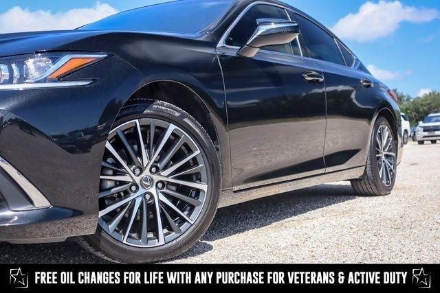 used 2024 Lexus ES 350 car, priced at $39,103