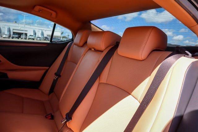 used 2024 Lexus ES 350 car, priced at $39,103