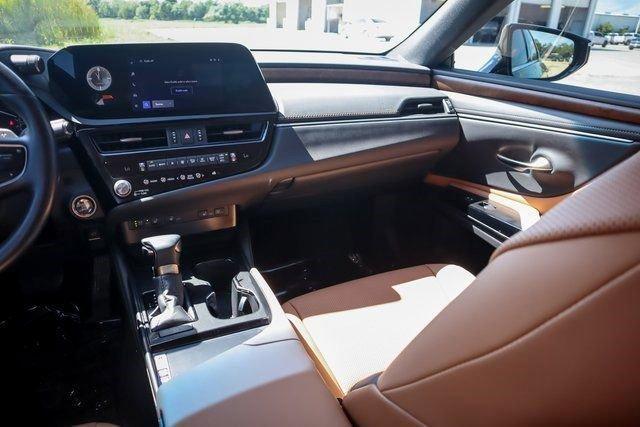 used 2024 Lexus ES 350 car, priced at $39,103