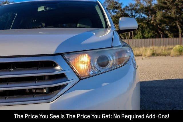 used 2013 Toyota Highlander car, priced at $15,991