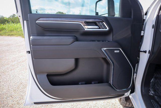 used 2024 Chevrolet Silverado 2500 car, priced at $66,982