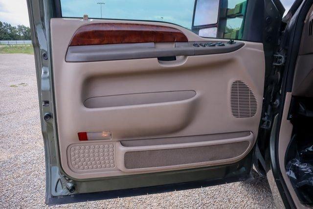 used 2001 Ford Excursion car, priced at $10,991