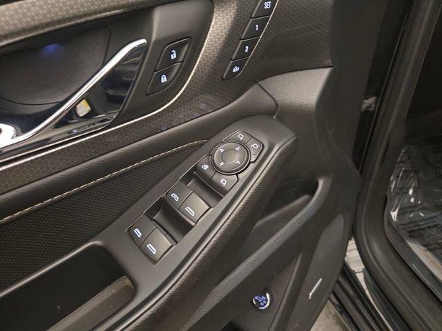 used 2022 Chevrolet Traverse car, priced at $30,592