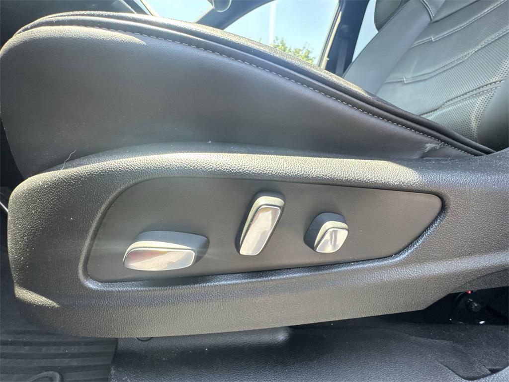 used 2024 Cadillac XT6 car, priced at $53,485