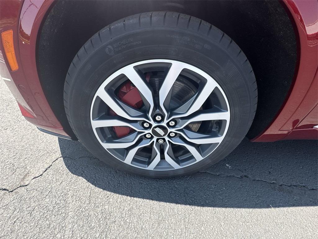 used 2024 Cadillac XT6 car, priced at $53,485
