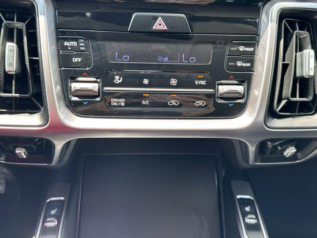used 2023 Kia Sorento Hybrid car, priced at $31,305