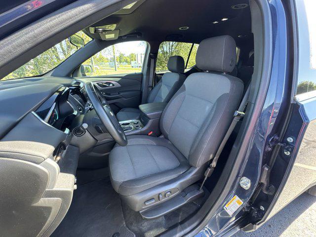 used 2023 Chevrolet Traverse car, priced at $33,244