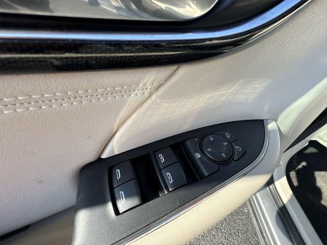 used 2023 Buick Envision car, priced at $24,498