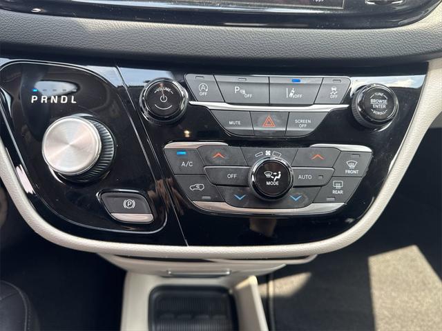 used 2023 Chrysler Pacifica car, priced at $22,377