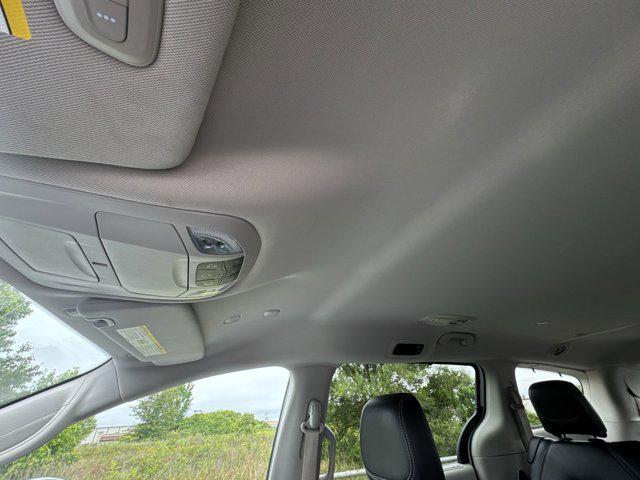 used 2022 Chrysler Pacifica car, priced at $21,963