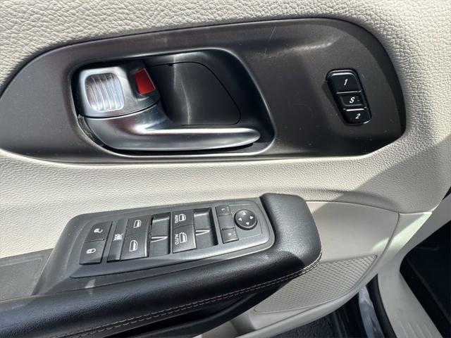 used 2020 Chrysler Pacifica car, priced at $18,352