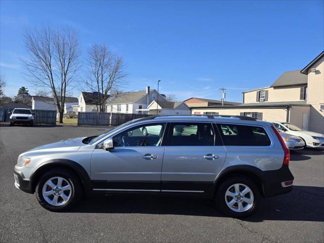 used 2013 Volvo XC70 car, priced at $11,998