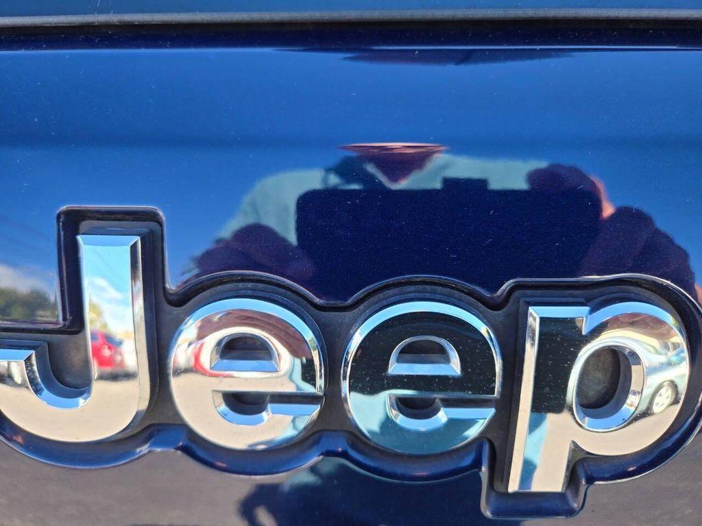 used 2014 Jeep Grand Cherokee car, priced at $12,998