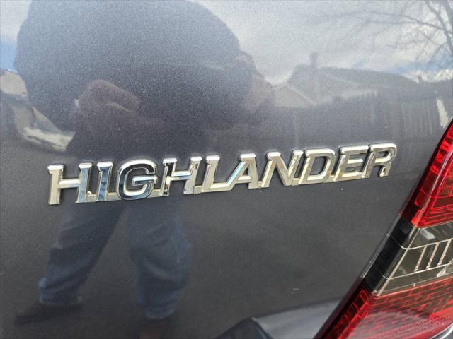used 2007 Toyota Highlander car, priced at $7,998