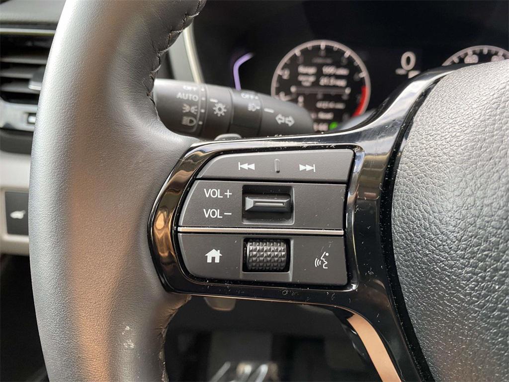 used 2025 Honda Pilot car, priced at $47,160
