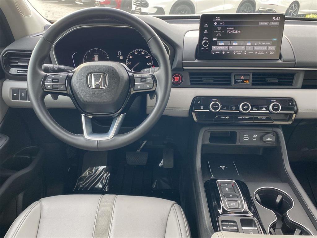 used 2025 Honda Pilot car, priced at $47,160