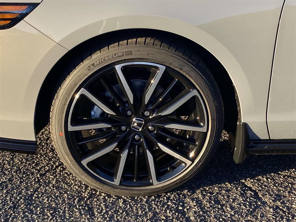 new 2025 Honda Accord Hybrid car, priced at $40,950