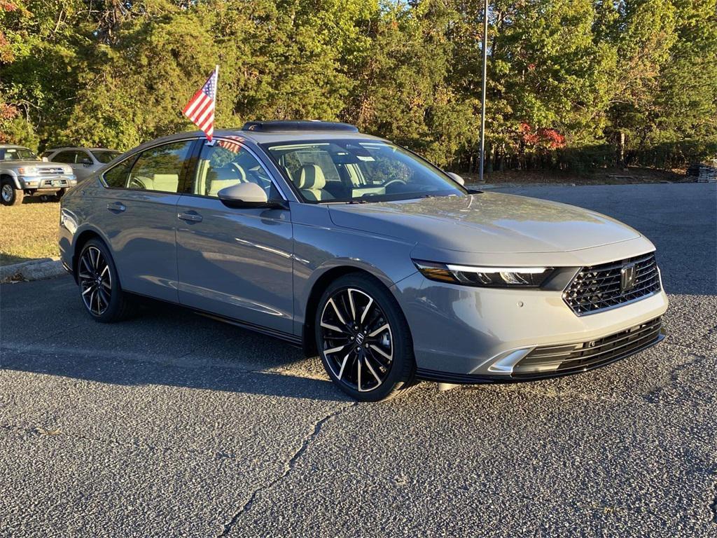 new 2025 Honda Accord Hybrid car, priced at $40,950