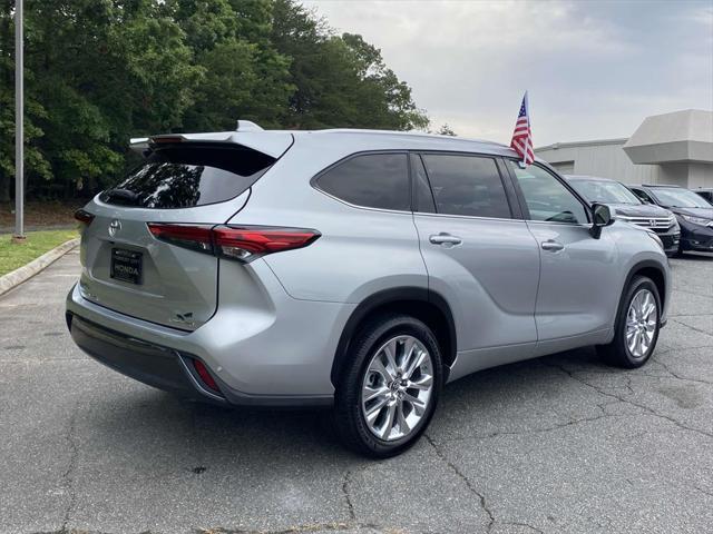 used 2021 Toyota Highlander car, priced at $33,313