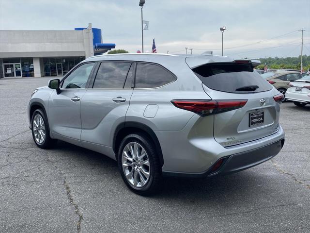 used 2021 Toyota Highlander car, priced at $33,313