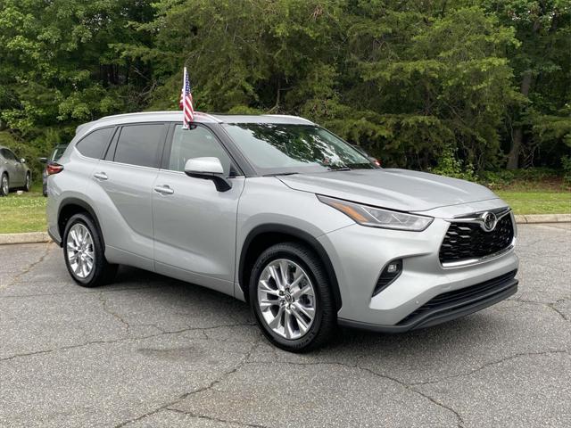 used 2021 Toyota Highlander car, priced at $33,313