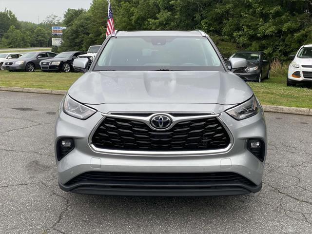 used 2021 Toyota Highlander car, priced at $33,313