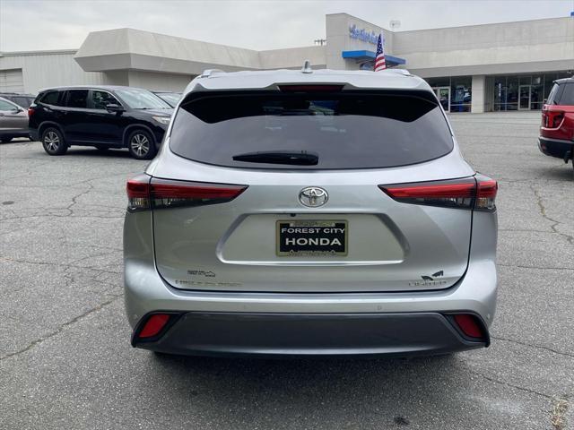 used 2021 Toyota Highlander car, priced at $33,313
