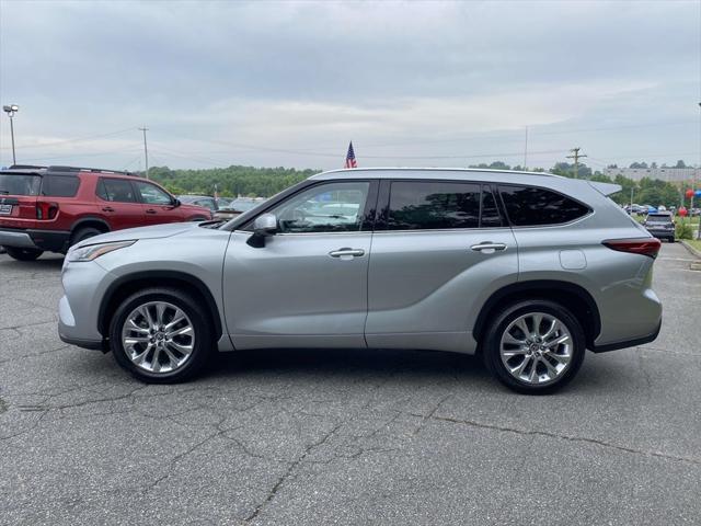 used 2021 Toyota Highlander car, priced at $33,313