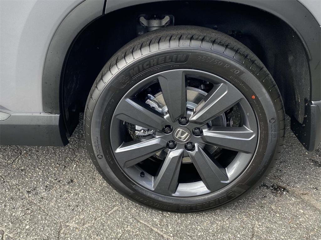 new 2025 Honda Pilot car, priced at $43,795