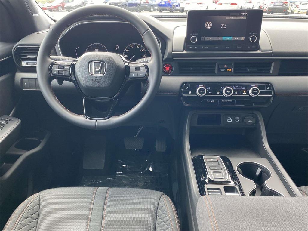 new 2025 Honda Pilot car, priced at $43,795