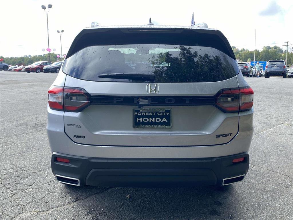 new 2025 Honda Pilot car, priced at $43,795