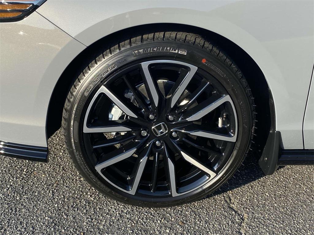 new 2025 Honda Accord Hybrid car, priced at $40,905